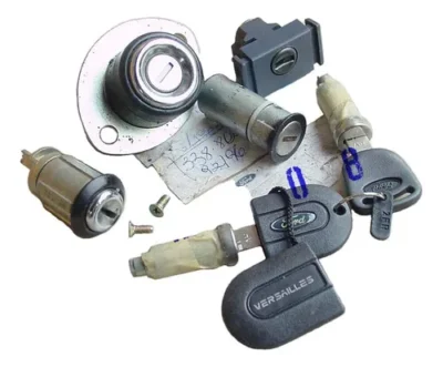 JOGO DE FECHADURA C/CHAVE 4 CILINDROS